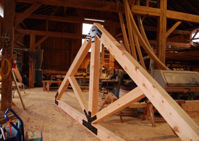 Truss with plates